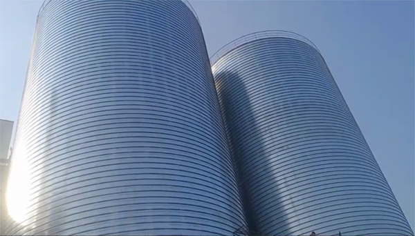 弓长岭2座混凝土高架卷板仓